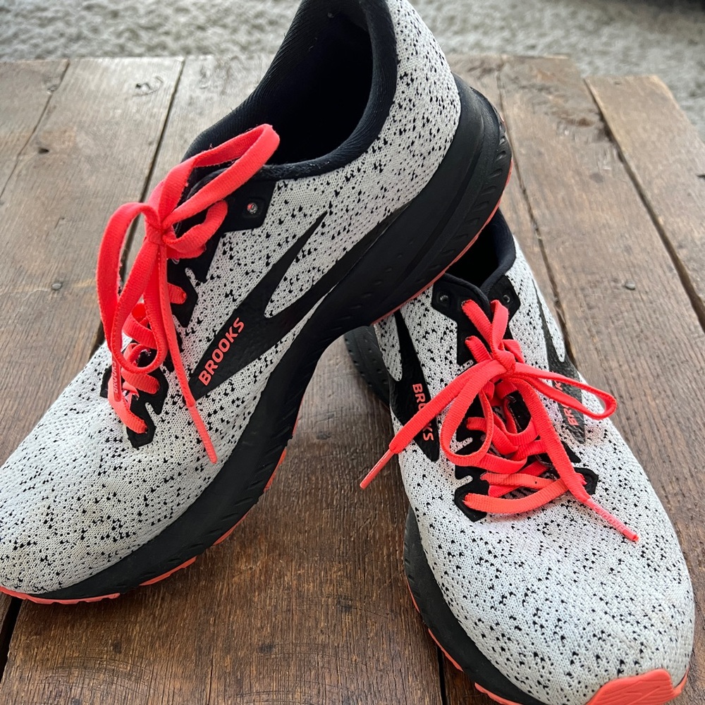 Brooks launch7 women’s size 11